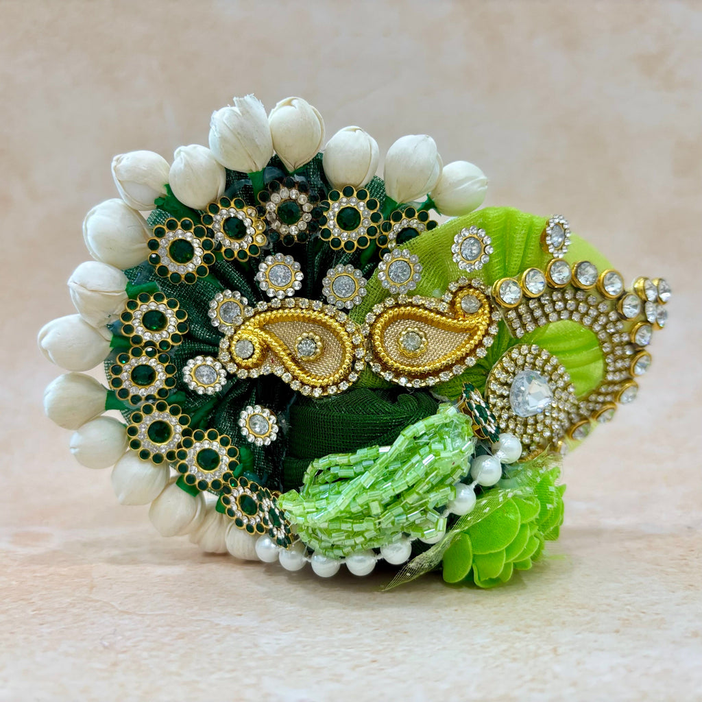 Divya Harit Radha Krishna Dress