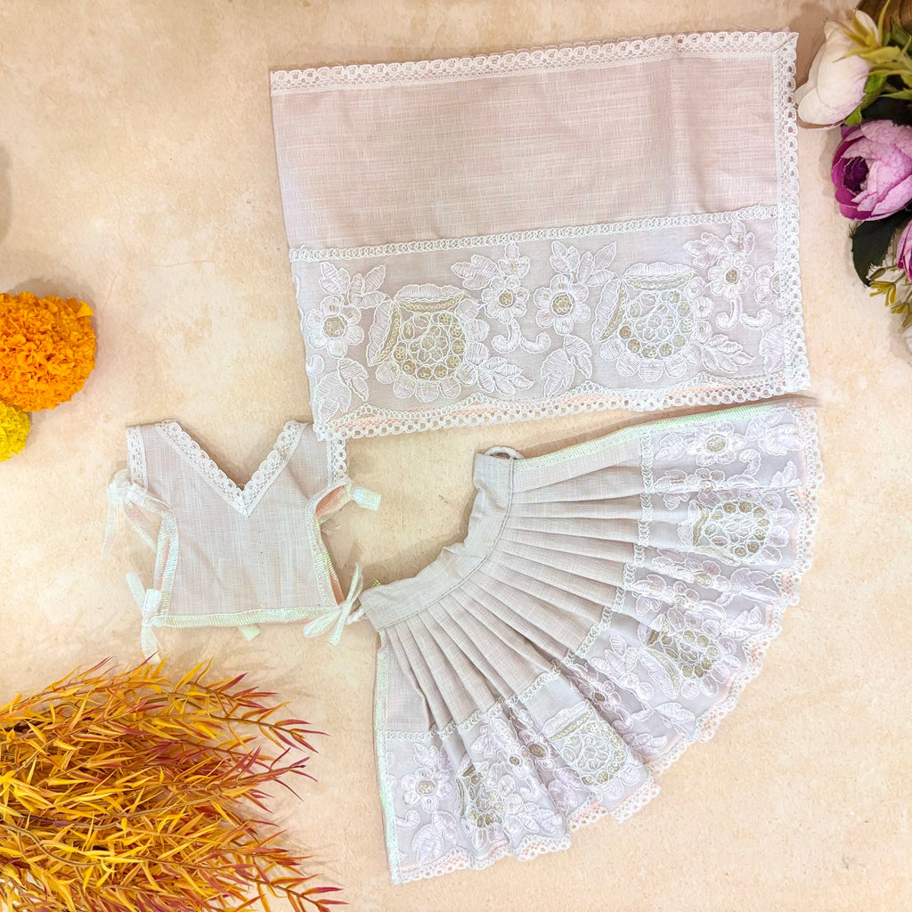 Shwet Preet Radhe Krishna Dress