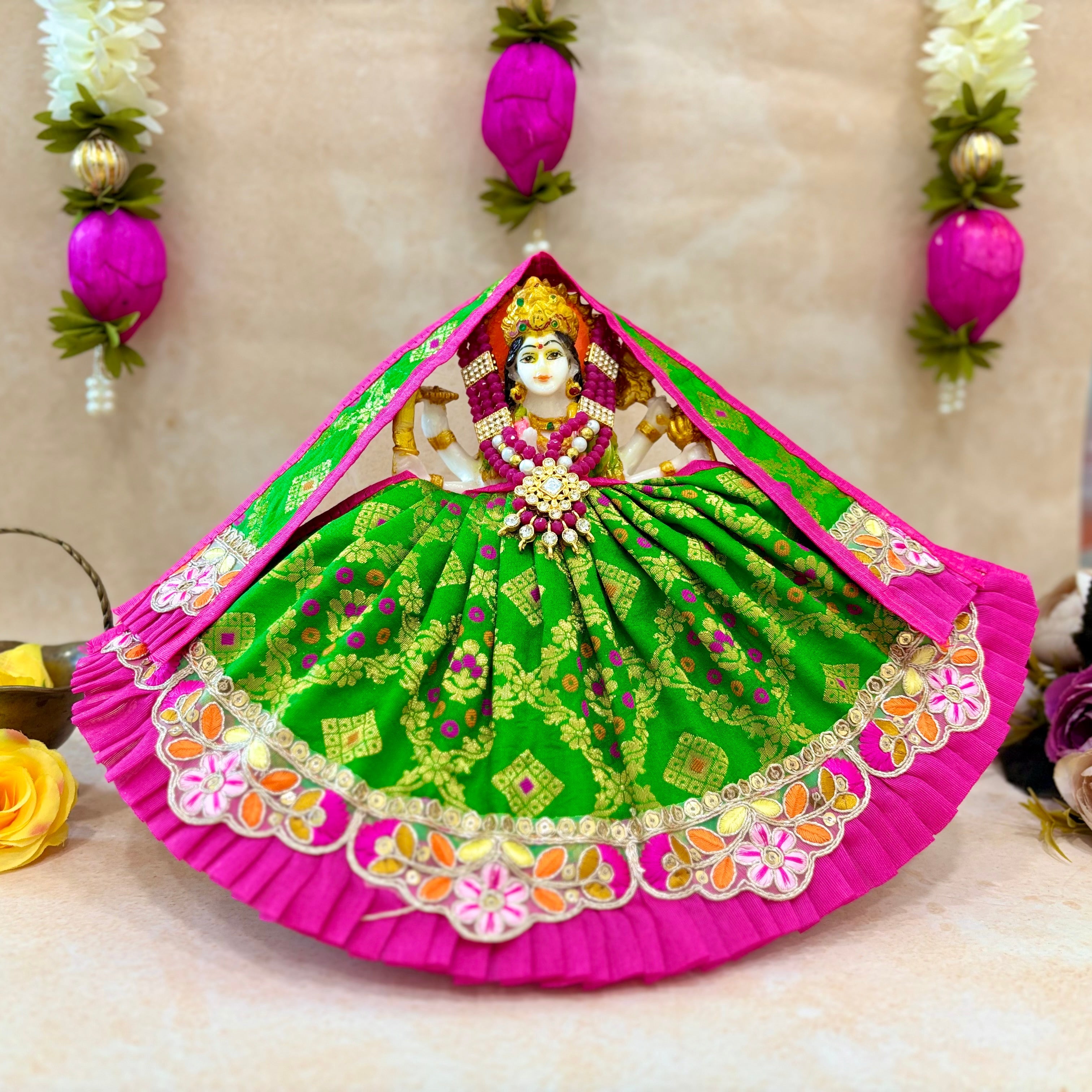 Jagat Sobha Mata Rani Dress