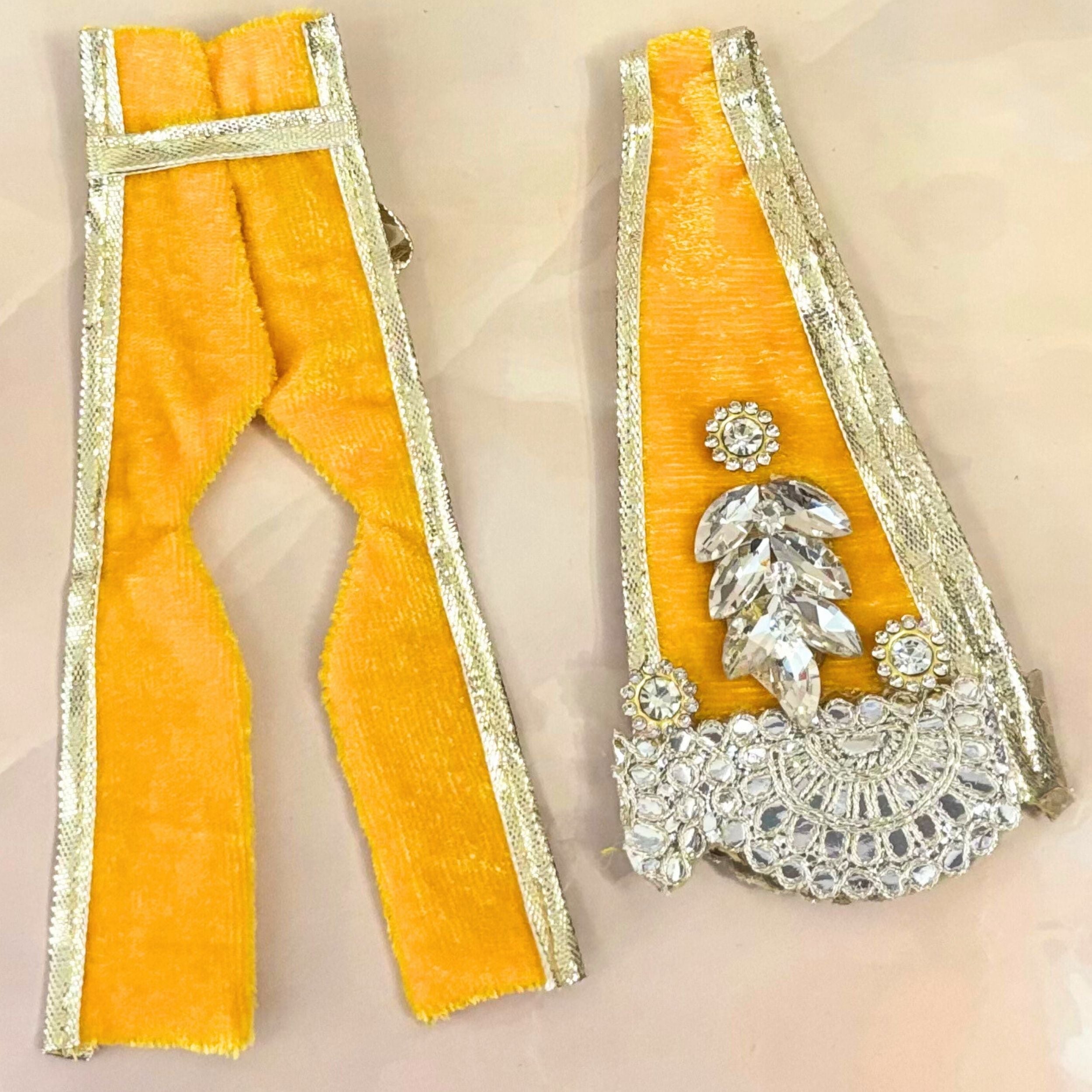 Haripīta Laddu Gopal Dress